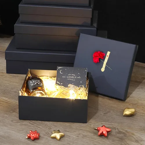 Vista 5 de Giftilious Cajas de regalo negras, un juego de 5 cajas de regalo con tapas para regalos, cajas preenvueltas para regalos, caja de regalo resistente