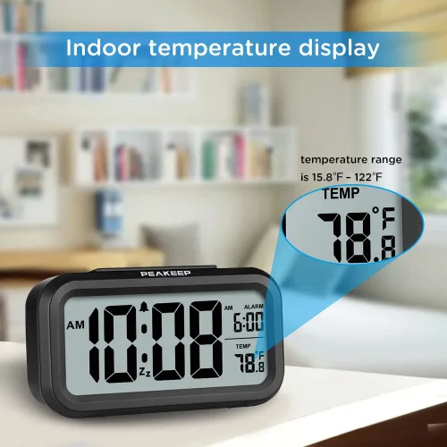Vista 4 de Peakeep - Reloj despertador digital con luz nocturna con temperatura interior, funciona con pilas, reloj pequeño de escritorio (negro)