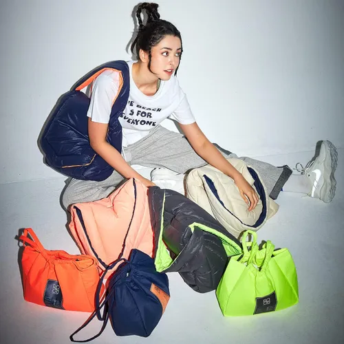 Vista 6 de Bolsa de hombro acolchada para mujer, ligera, convertible en mochila, bolsa cruzada de viaje