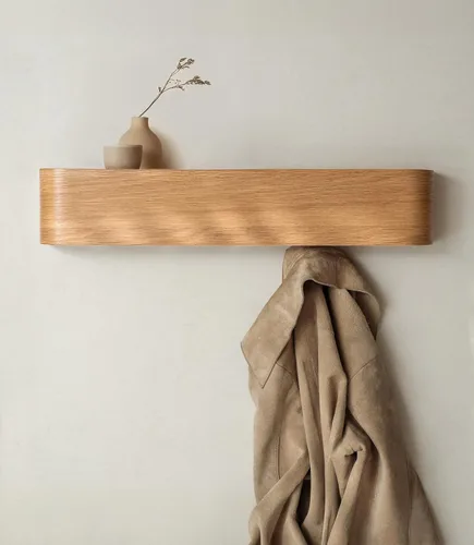 Vista 11 de Kazai. Perchero de pared 'Toke' – Perchero de diseño moderno con ganchos ocultos de pared – Perchero de panel de chapa de madera maciza – Roble