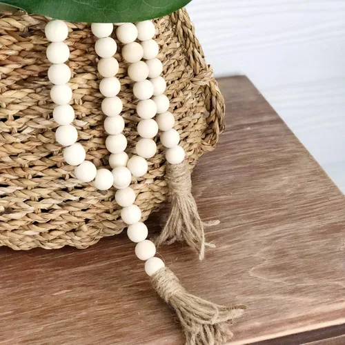 Vista 7 de CVHOMEDECO. Guirnalda de cuentas de madera con borlas, estilo rústico de granja, cadena de cuentas de oración para colgar en la pared, acento