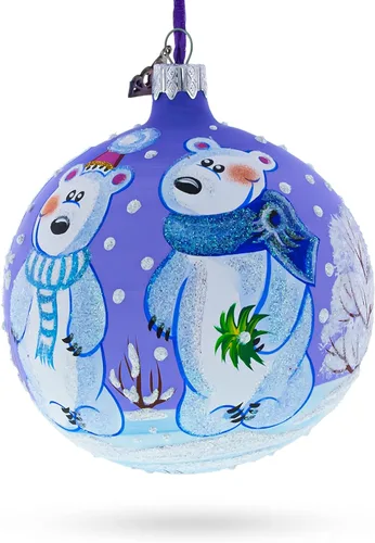 Vista 2 de Arctic Wonders: Three Polar Bears - Adorno navideño de bola de vidrio soplado de 4 pulgadas