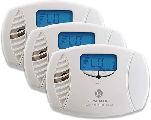 Vista 9 de First Alert Detector de monóxido de carbono enchufable de doble potencia CO615 con respaldo de batería y pantalla digital, color blanco