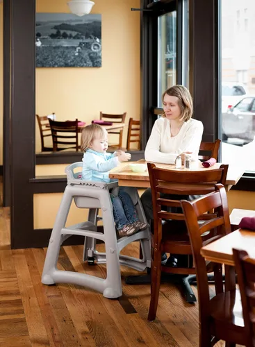 Vista 2 de Rubbermaid Commercial Products - Silla alta resistente, capacidad de 33 libras, platino, premontada, apilable, se adapta debajo de la mesa
