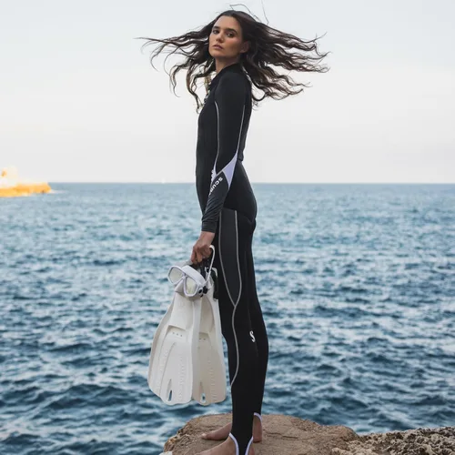 Vista 5 de SCUBAPRO GO Travel - Aleta de buceo para esnórquel y natación, correa de talón abierta Blanco