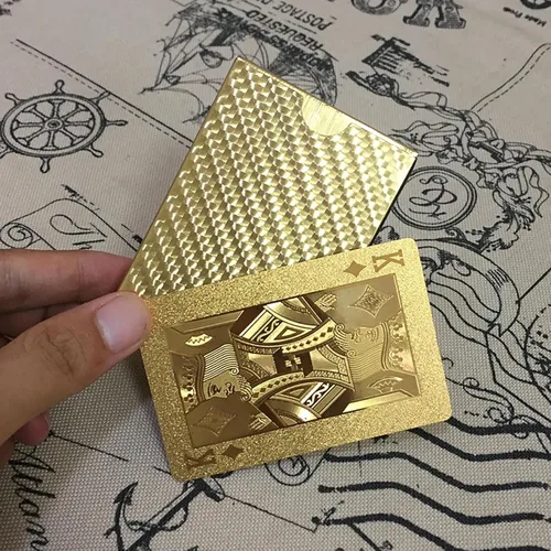 Vista 4 de Baraja de cartas de papel de aluminio de oro de 24 quilates, perfecta para póquer, bromas prácticas y regalos de fiesta. Navidad, Halloween, regalo