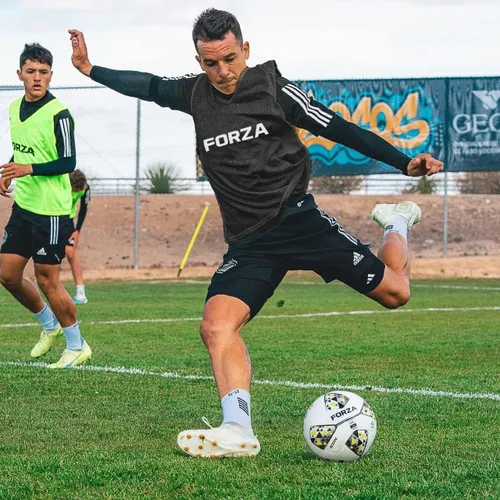 Vista 2 de FORZA Petos de Entrenamiento de Fútbol/Chalecos de Práctica/Petos Deportivos Paquetes de 5, 10 y 15 Tallas que van desde Niños hasta XXL Negro