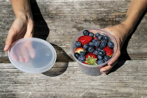 Vista 3 de SafeWare - 50 Contenedores de plástico con tapa para almacenar alimentos