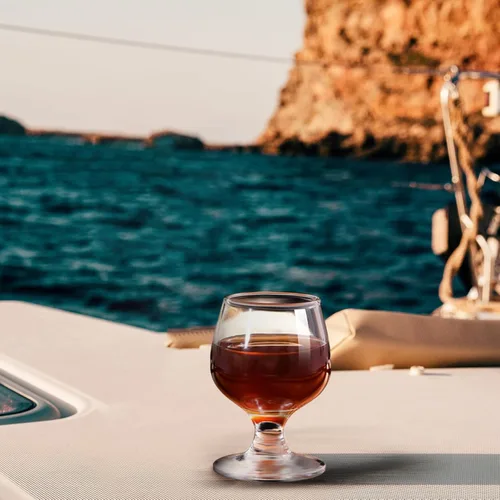 Vista 7 de CHENGU Juego de 6 vasos de chupito de 2 onzas para whisky, brandy, tequila, vasos transparentes de degustación, snifters, cordial y vasos de jerez