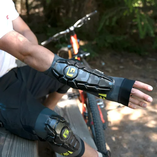 Vista 3 de G-Form Pro-X3 Coderas para Codo - Almohadillas Protectoras para Codo de Bicicleta de Montaña y Dirt Bike - Accesorios para Bicicleta