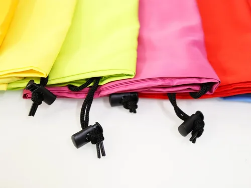 Vista 5 de Bolsa de lavandería extra grande para viaje con cierre de cordón, se adapta a una cesta de lavandería o canasta para dormitorio universitario