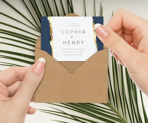 Vista 3 de Mini sobres de papel Kraft, 4 x 2.75 pulgadas, papel fuerte de 35 libras, solapa engomada contorneada, sobres para tarjetas de regalo, tarjetas