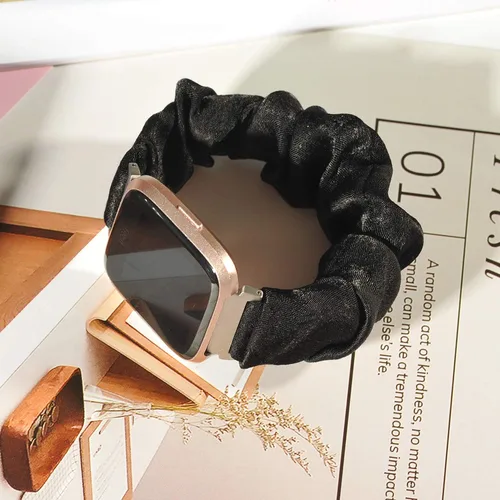 Vista 3 de TOYOUTHS Bandas Scrunchie compatibles con Fitbit Versa/Versa 2/Versa Lite Edición Especial para mujeres y hombres, linda correa de tela elástica
