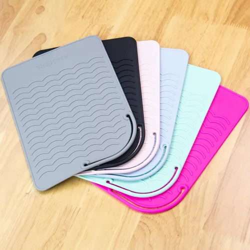 Vista 3 de ANGENIL Alfombrilla resistente al calor para rizadores, alisadores de cabello y planchas planas, almohadilla de silicona y estuche de viaje
