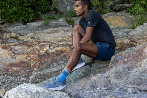 Vista 2 de Darn Tough Frontrunner Micro Crew ultraligero con cojín para hombre (estilo 1062)