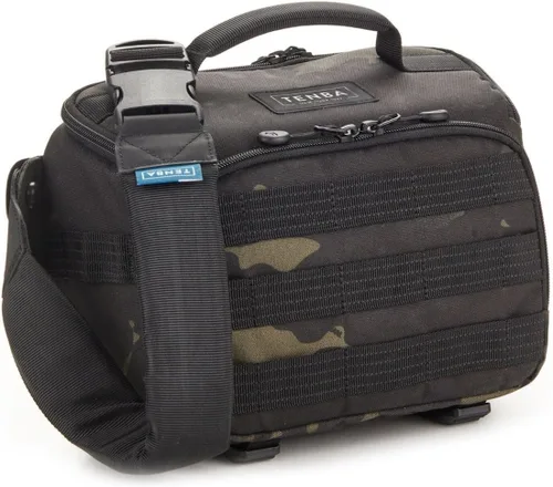 Vista 25 de Tenba Axis v2 4L Bolsa de bandolera para cámaras DSLR y sin espejo y lentes – Negro (637-760)