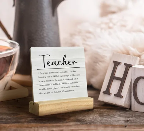 Vista 2 de QASHWEY Letrero de madera para decoración de escritorio con definición de maestro, regalos de agradecimiento para profesores, placa de madera