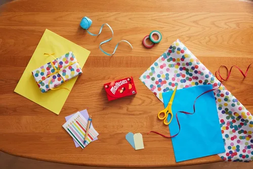 Vista 6 de Maltesers - Caja de regalo pequeña, 3.88 oz (paquete de 4)