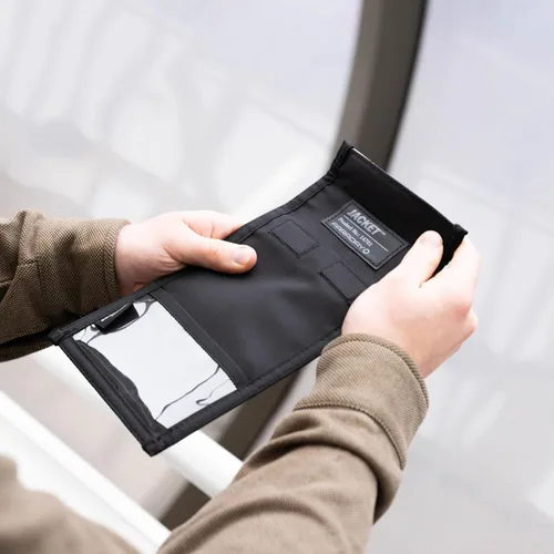 Vista 7 de Faraday Defense Funda Faraday Jacket Pro Cierre magnético, blindaje - Cumplimiento de la ley y Militar, Viaje y Seguridad de datos, Privacidad