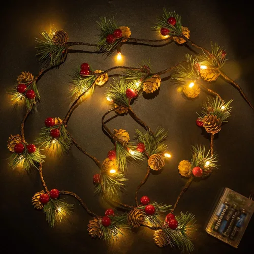 Vista 2 de FUNPENY - Cadena de luces de conos de pino de Navidad, 1.99 m con 20 LED, agujas de pino con bayas rojas, guirnalda de luz de otoño, decoración