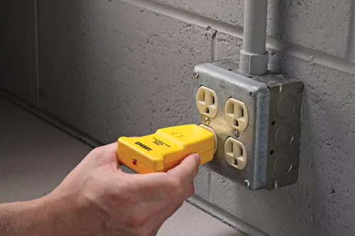 Vista 4 de Sperry Instrumentos CS550A localizador de disyuntor de circuito, ubicación rápida de circuitos de CA/fusibles, LED visual, transmisor estilo enchufe