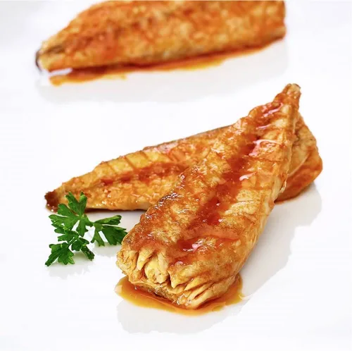 Vista 2 de La Narval. Filetes de Caballa en Salsa de Tomate. 120g (4.23oz). (Paquete de 12).