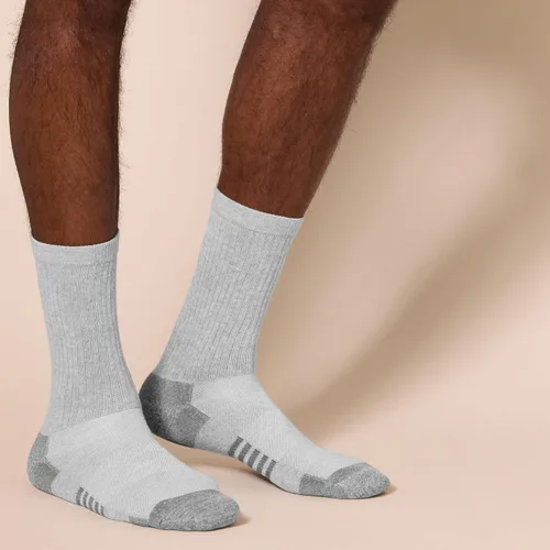 Vista 2 de Tienda Essentials Calcetines de algodón de alto rendimiento para hombre con control de humedad, atléticos, transpirables, 6 pares