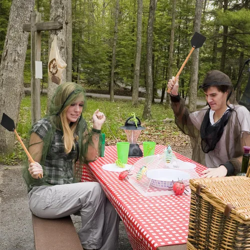 Vista 7 de Matamoscas de cuero, matamoscas manual resistente con mango de madera largo y cuerda para colgar, matamoscas duradero, matamoscas de avispas