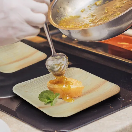 Vista 6 de Raj Palm Leaf Plates [100-Pack] 7" Square Plates (2 CASES - 200 PACK) like Bamboo plates Disposable, Strong, Decorative Compostable Tableware for