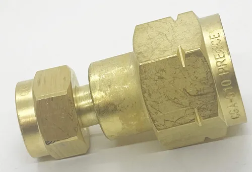 Vista 2 de Botella cilíndrica de acetileno al regulador CGA-200 (MC) a CGA-510 (POL) Adaptador