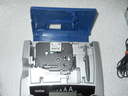 Vista 7 de Brother Sistema de etiquetado P-Touch 2300