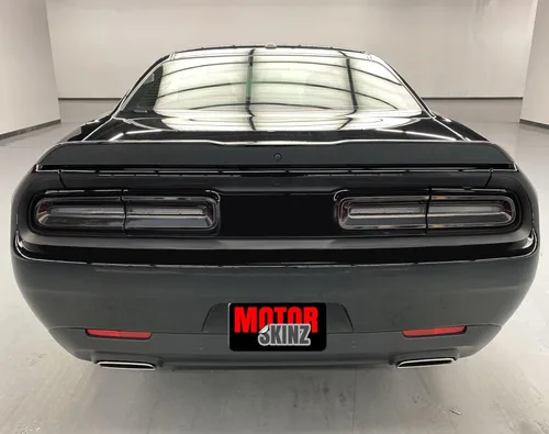 Vista 4 de SlickMod Tinte de humo de vinilo precortado para la luz trasera Dodge Challenger 2015-2022 (1. luz trasera, 20% humo oscuro)