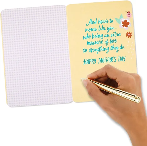 Vista 5 de Hallmark Tarjeta del día de la madre para mamá, hermana, tía, madrastra (Medida del amor)
