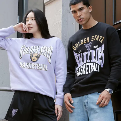 Vista 5 de Ultra Game Sudadera de cuello redondo de gran tamaño oficial de la WNBA para mujer