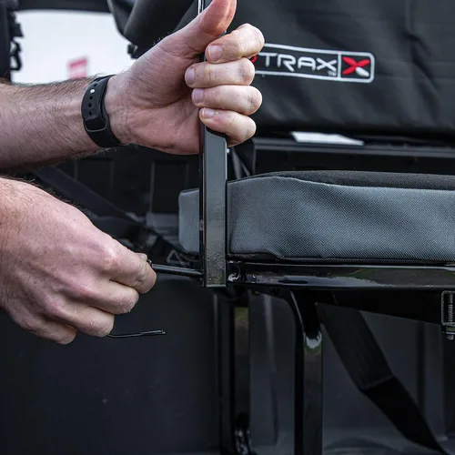 Vista 6 de YUTRAX® Asiento de salto UTV, accesorio UTV, aumento de la capacidad del asiento, marco de acero resistente, asiento y respaldo acolchados, asiento