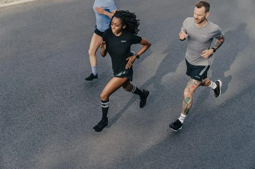 Vista 3 de CEP Calcetines altos de compresión para correr para mujer - Calcetines largos atléticos para rendimiento
