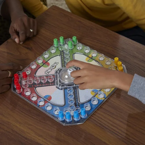 Vista 4 de Hasbro Gaming Juego de Mesa Trouble para Niños de 5 Años en Adelante, 2-4 Jugadores