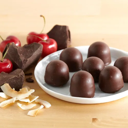 Vista 7 de Queen Anne Cerezas cordiales cubiertas de coco de chocolate negro 6.6 onzas Caja de regalo de 10 piezas Centro líquido relleno cremoso