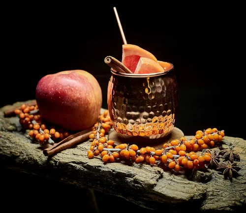 Vista 4 de Moscow Mule tazas Set, 4 Authentic Handcrafted tazas de cobre (16 oz. Cada uno) con 2 onzas Shot vidrio, 4 pajitas, mango madera Posavasos y libro