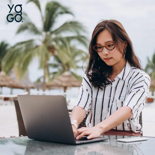 Vista 3 de Yogo Vision Reading Glasses Blue Light Blocking Cat Eye Eyeglasses Computer Readers Anti Eyestrain for Women 4 Pk