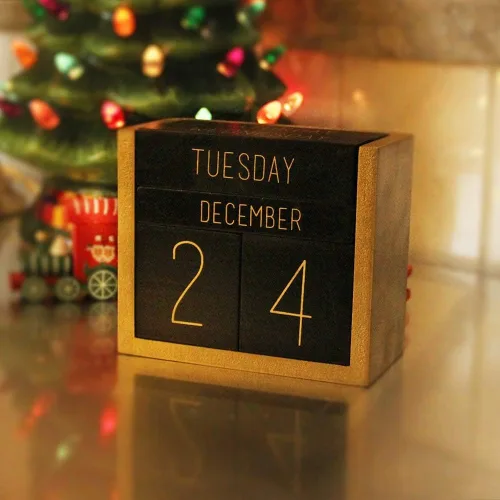 Vista 4 de Juegoal Calendario perpetuo de madera, bloque de madera, calendario diario, accesorios de escritorio de oficina (negro)