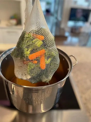 Vista 3 de Regency Wraps Calcetines de sopa, paquete de 100 unidades de 24 pulgadas, bolsas de malla 100% de algodón; para caldos transparentes, deliciosas