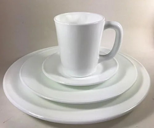 Vista 2 de Plain & Simple - Platos para pan/ensalada/cena y taza de café - Mosser Glass USA - Juego de vajilla de 4 piezas (negro)