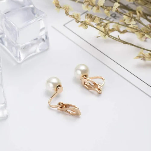 Vista 4 de ADAIER Aretes de tuerca chapados en oro de 24 quilates con perlas de agua dulce de 0.315 pulgadas (0.315 in), joyería de orejas sin perforar