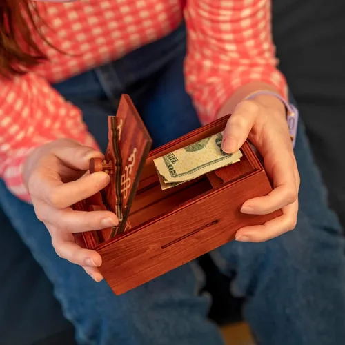 Vista 9 de Bits and Pieces Caja de rompecabezas de dinero secreto – Camuflaje tu dinero en efectivo – Teaser de madera – Compartimento secreto de madera oculto