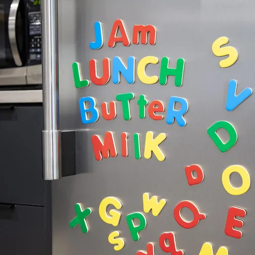 Vista 8 de Imanes de madera del alfabeto Melissa & Doug, Letras, MulticolorNinguno