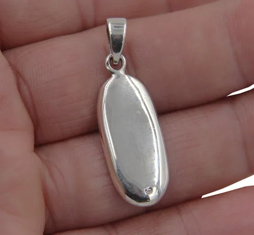 Vista 3 de DharmaObjects Quan Yin Kuan Yin - Colgante de plata de ley 92,5%, Plata