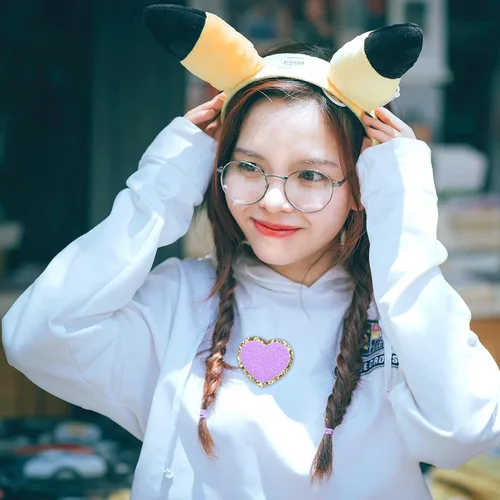 Vista 6 de Kare & Kind Parches bordados de chenilla con forma de corazón para planchar para ropa, camisas, uniformes, vestidos, chaquetas, bolsos, sombreros