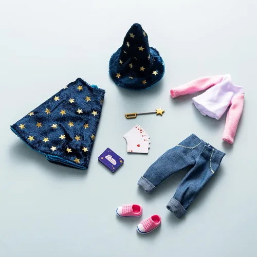 Vista 3 de Lottie, conjunto de disfraz de mago para muñeca con capa, sombrero y accesorios