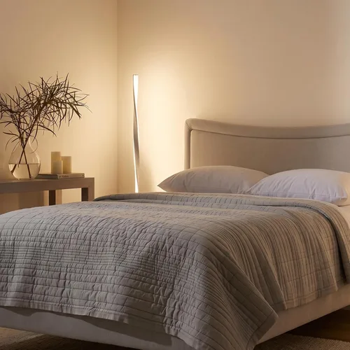 Vista 8 de Brightech Helix - Lámpara de pie LED moderna que cambia de color, lámpara de pie de 48 pulgadas de alto con gradiente de color RGB y poste de Luz
